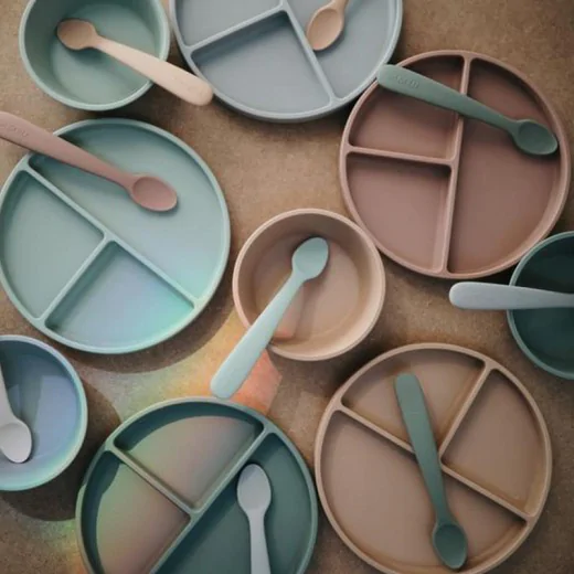 Mushie - talerzyk silikonowy Blush